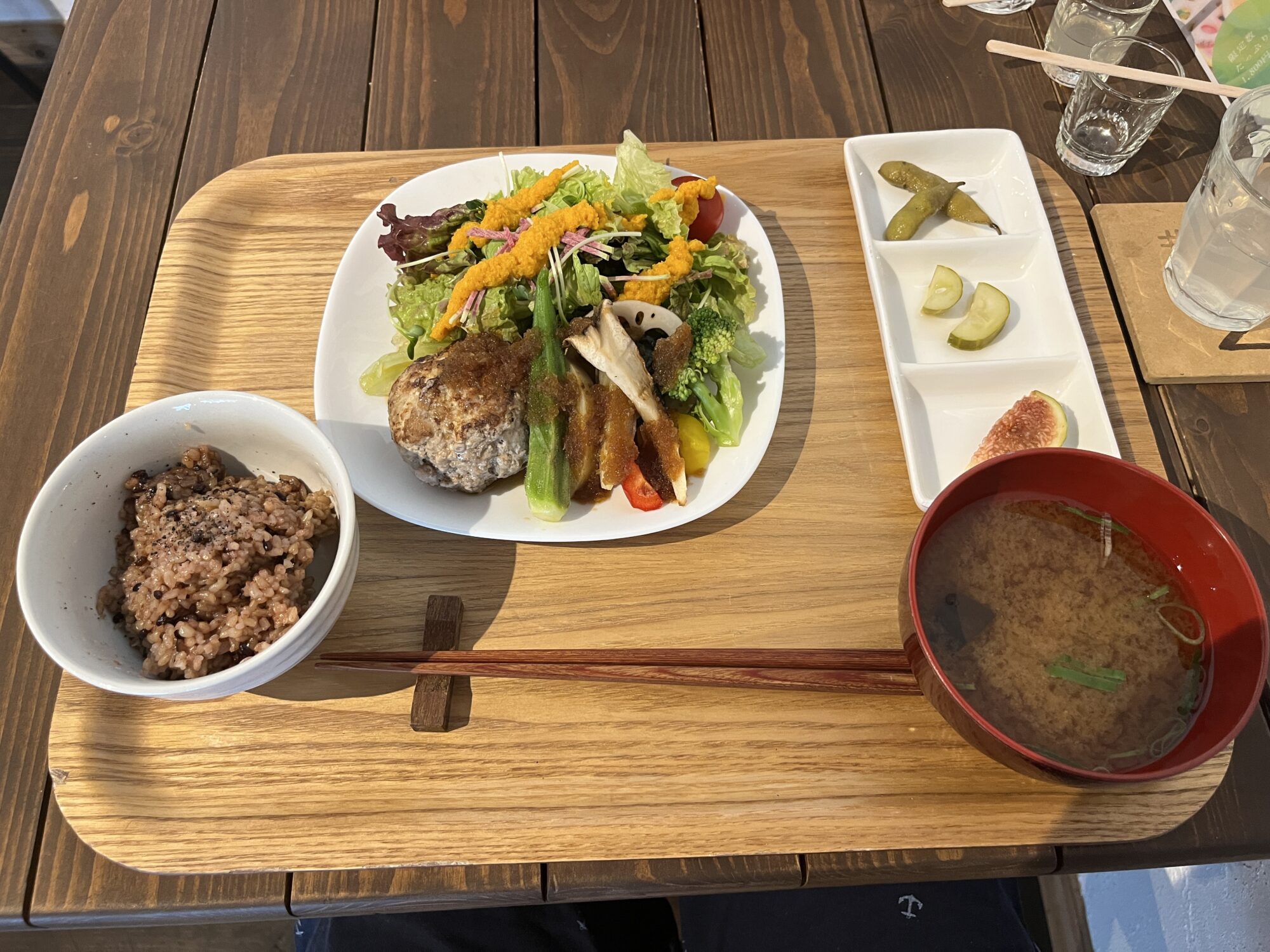 繭久里カフェで美味しい野菜（加須市）