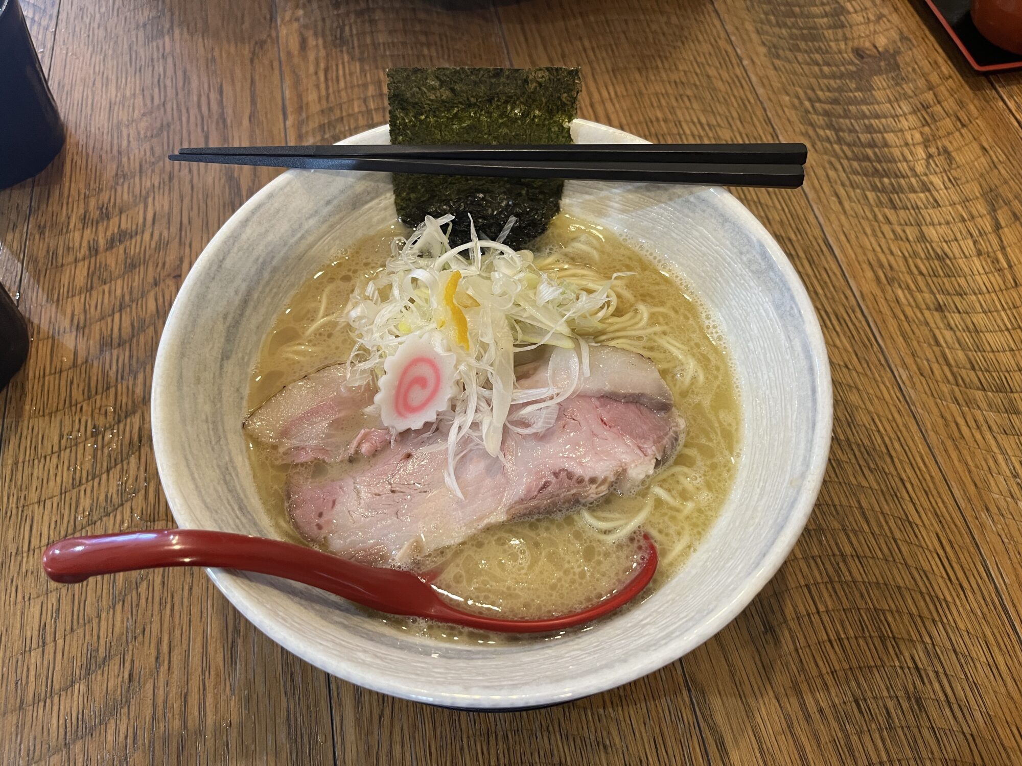 麺屋なるとで濃厚鶏塩スープ（伊奈町）