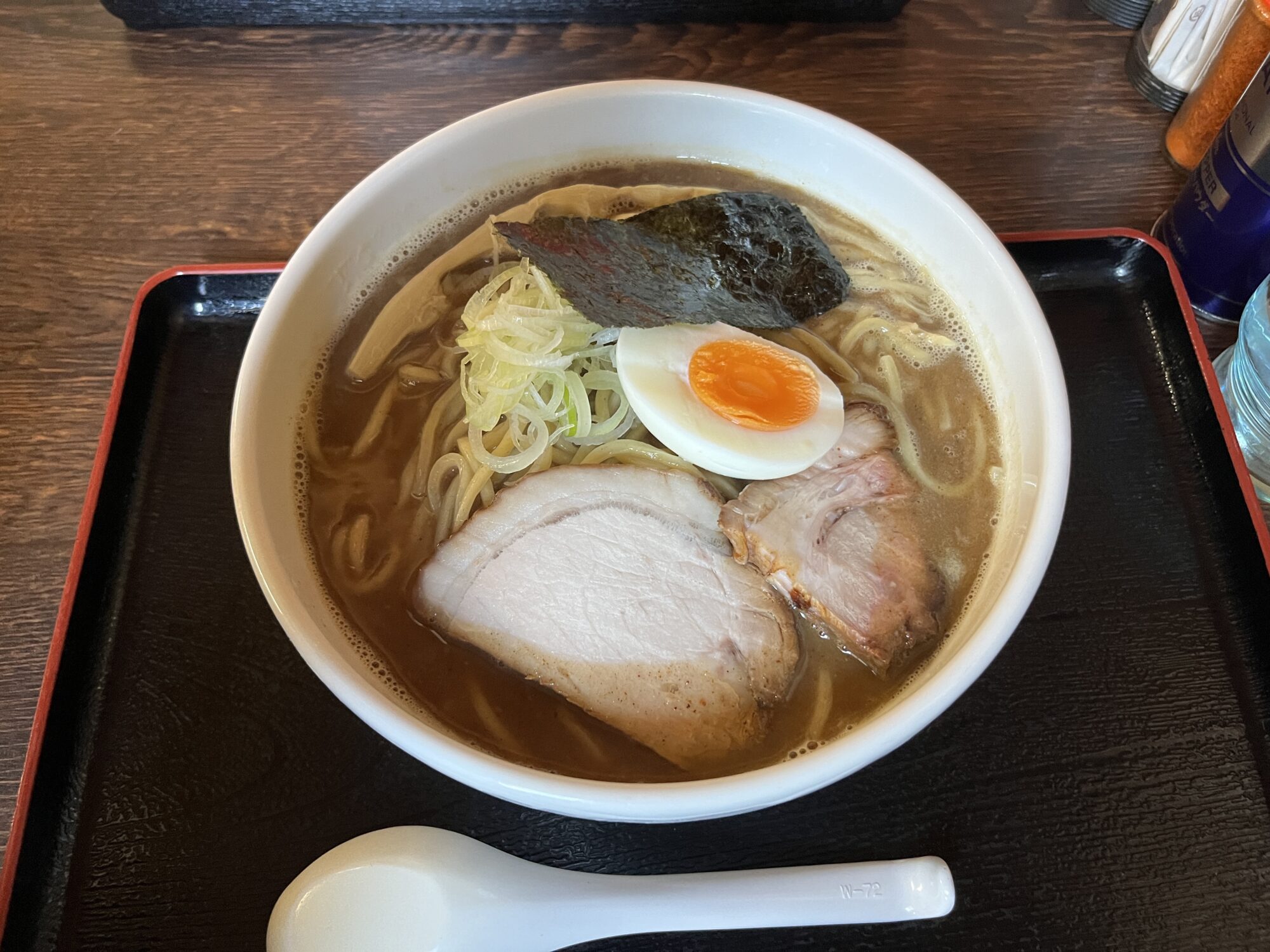 佐とうで濃厚スープの醤油ラーメン（蓮田市）