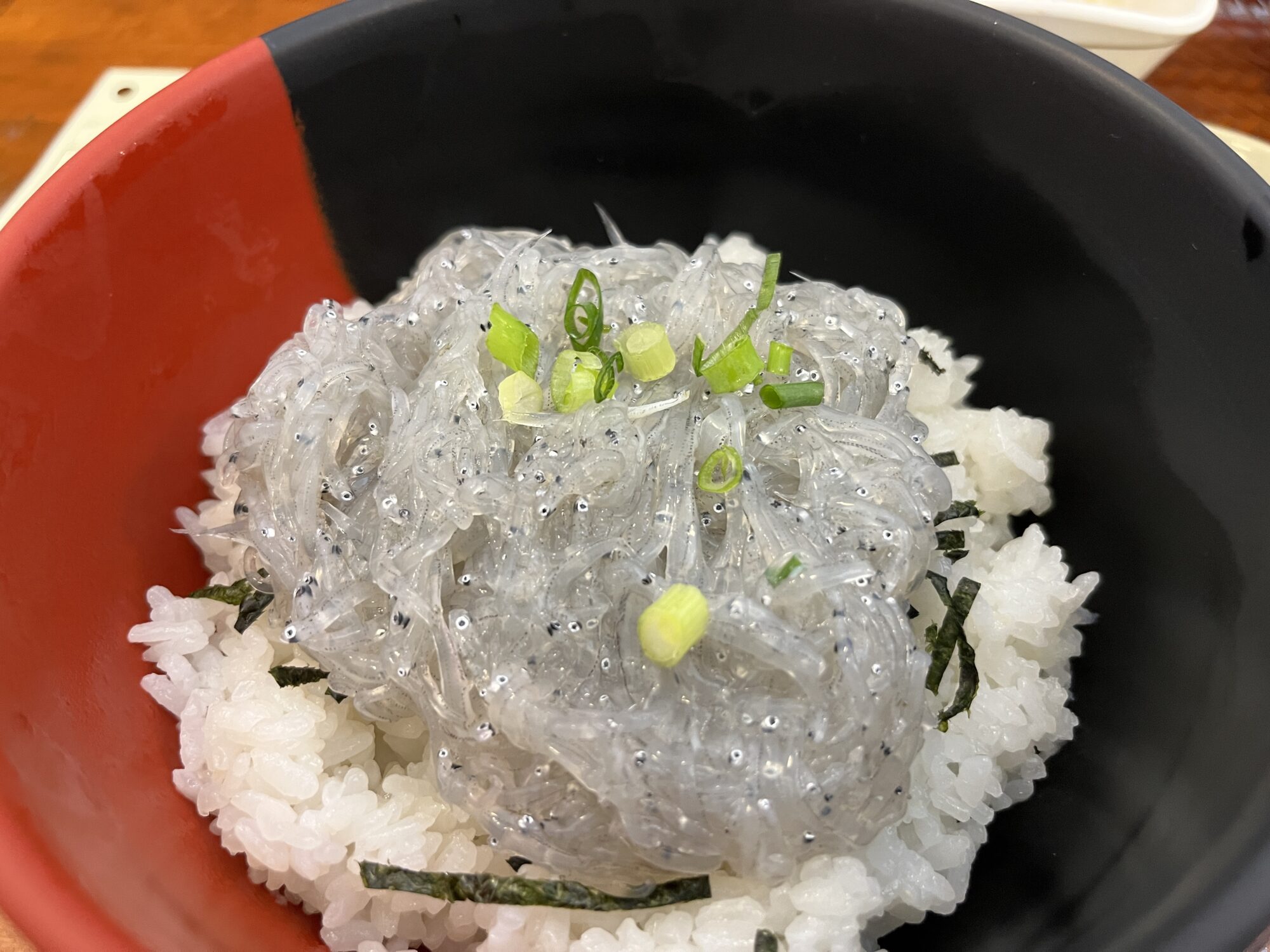 【番外編】かあちゃんの店で生しらす丼定食（茨城県大洗町）